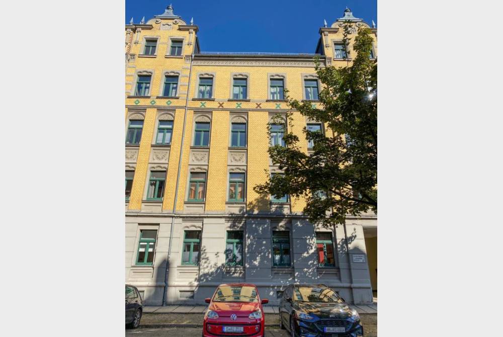 Wohnung mit Parkett und grünem Innenhof