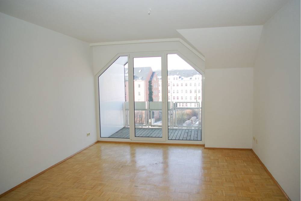Wohnzimmer und Balkon