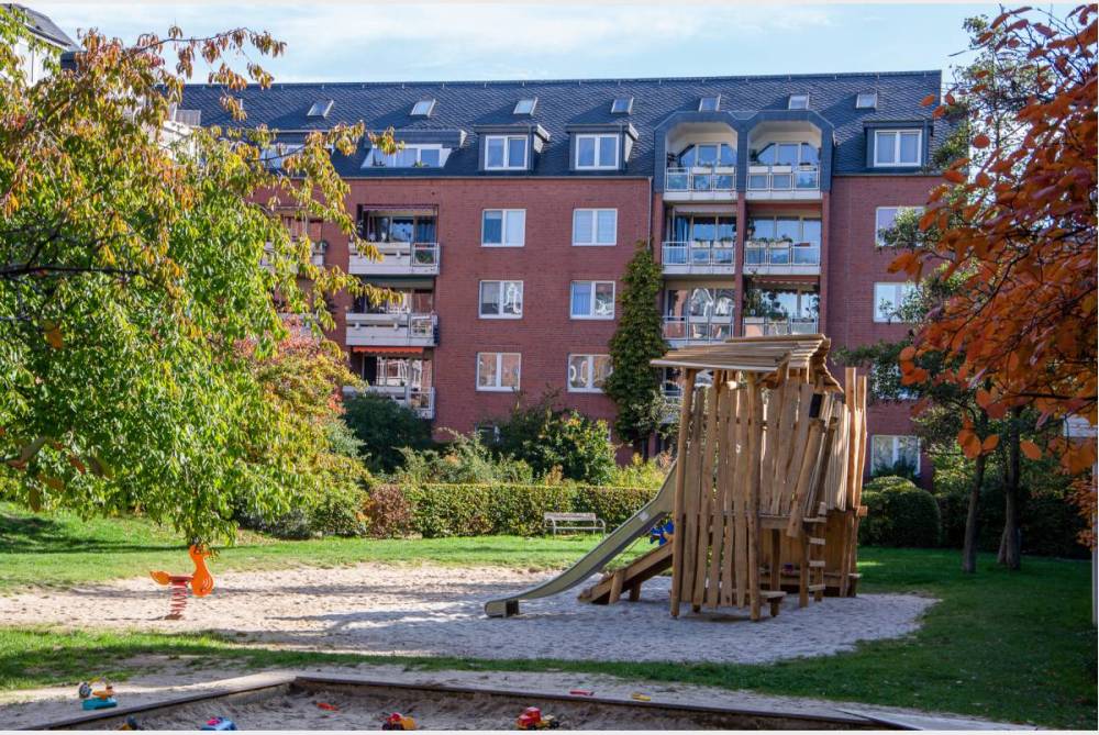 Dachgeschosswohnung über zwei Etagen mit Balkon und Parkett